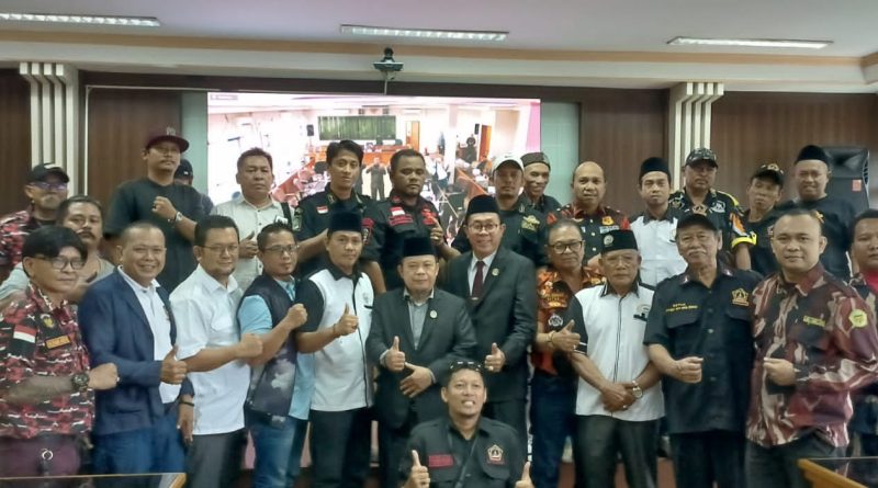 Pimpinan DPRD Terima Audiensi Aliansi Ormas Se-Kota Bekasi