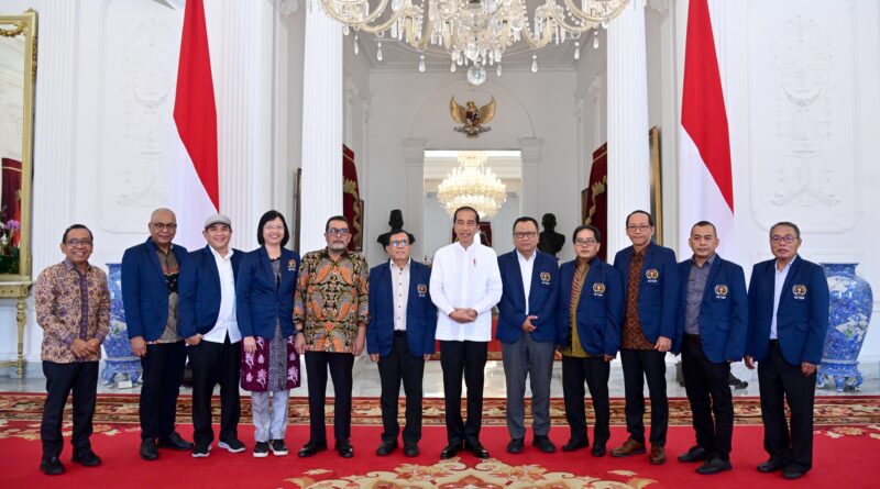 Presiden Jokowi Menerima Pengurus PWI Pusat di Istana Merdeka