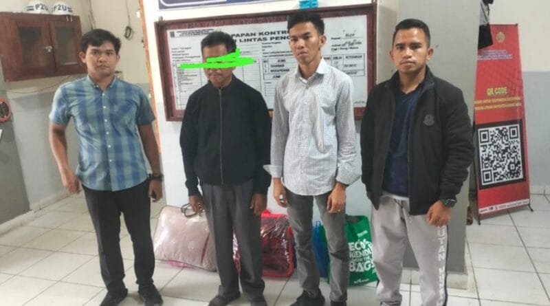 Tersangka JT saat akan diserahkan Petugas Polres Humbahas Ke Rutan Kelas II B Humbahas (dok: EditorPublik.com)