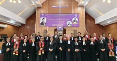 Foto bersama Ephorus HKBP