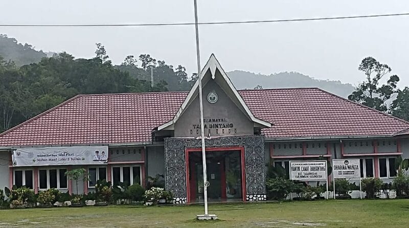 Kantor Camat Tarabintang Kabupaten Humbahas