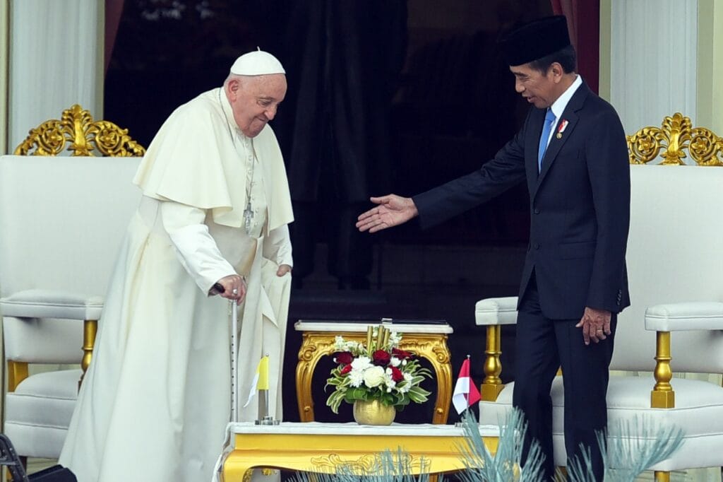 Presiden RI Joko Widodo, saat menerima kunjungan resmi Kenegaraan Paus Fransiskus, di Istana Merdeka, Jakarta, Rabu (04/09/2024) pagi. (Foto: Humas Setkab/Rahmat).