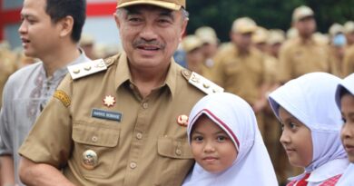 Wakil Wali Kota Bekasi Harris Bobihoe Pimpin Apel dan Lepas Paskibraka ke Tingkat Nasional dan Provinsi