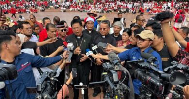 Ephorus HKBP Pimpin Doa Bersama, Serukan Penutupan PT TPL