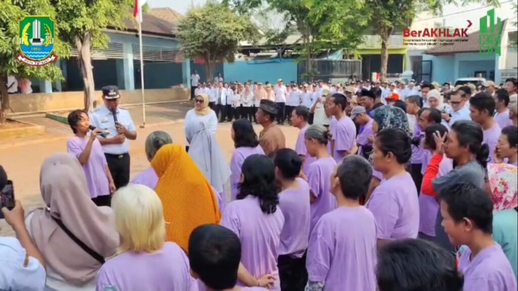 Kunjungan Wali Kota Bekasi, Dr Tri Adhianto ke Yayasan Galuh