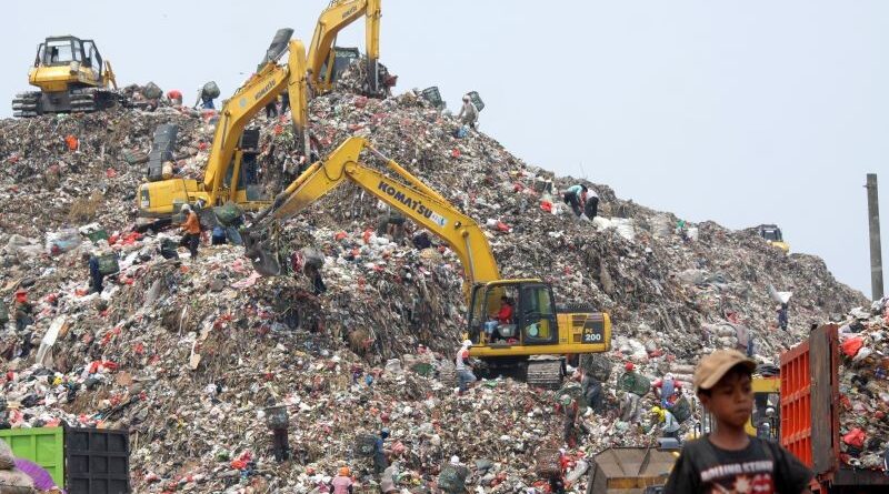 Tempat pembuangan sampah terpadu (TPST) Bantargebang