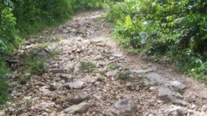 Omon Omon Pembangunan Jalan Batu Gajah menuju Delleng Simpon