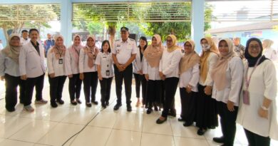 Wali Kota Bekasi, Dr.Tri Ahianto bersama Dinas Kesehatan dan RSUD Jatisampurna melaksanakan kegiatan Monitoring dan Evaluasi Pemantauan Kesehatan bagi pasien dengan gangguan jiwa.