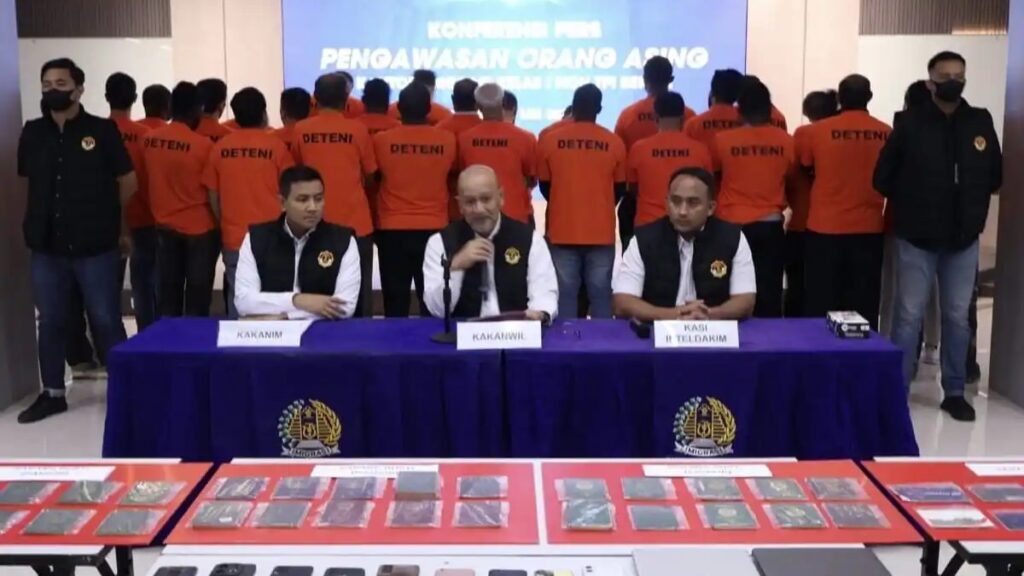 Kanim Kelas I Non TPI Bekasi Menyampaikan Keterangan Pers, Selasa (20/5/2025)