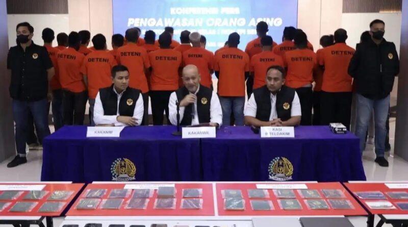 Kanim Kelas I Non TPI Bekasi Menyampaikan Keterangan Pers, Selasa (20/5/2025)