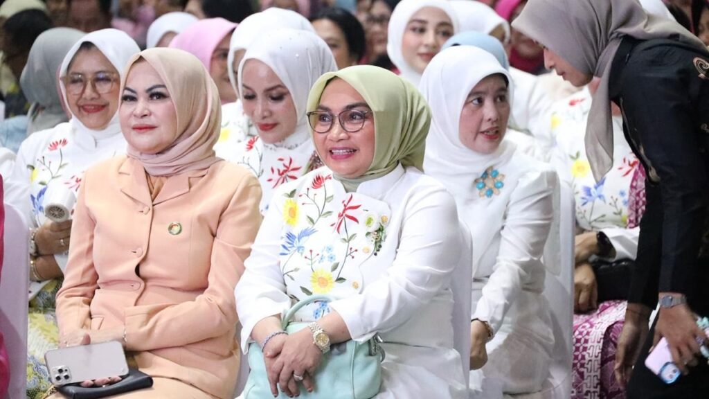 Ketua Tim Penggerak PKK Kota Bekasi, Wiwiek Hargono,