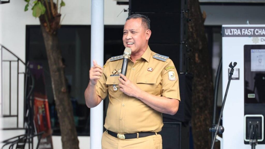 Wali Kota Bekasi Dr Tri Adhianto