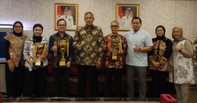 Wali Kota Bekasi Apresiasi Prestasi Internasional Sanggar Gantari Gita Khatulistiwa Wali Kota Bekasi menerima kunjungan audiensi dari Sanggar Gantari Gita Khatulistiwa