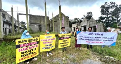 Dugaan Penipuan Berkedok Investasi, Korban Rugi Puluhan Miliar Para korban dan kuasa hukum dari Kantor Hukum Harry F. Hasugian & Partners, melakukan aksi damai di lokasi proyek properti, Kamis (26/2/2026)