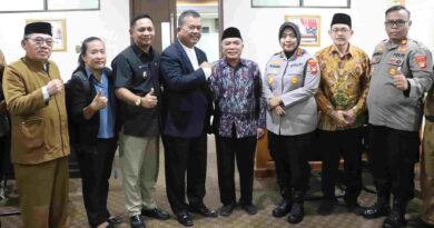 Rapat Forum Koordinasi Pimpinan Daerah, Forum Kerukunan Umat Beragama, serta perwakilan Rumah Doa HKBP Serang Baru.