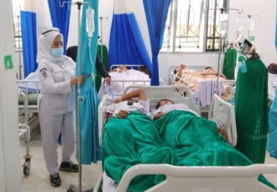 Siswa SMK HKBP dirawat di RSUD Sidikalang, diduga keracunan MBG, Selasa (10/2/2026) [DAIRI.WAHANANEWS.CO / ist]