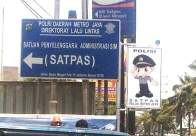 Pemohon SIM Puji Pelayanan Satpas SIM Daan Mogot