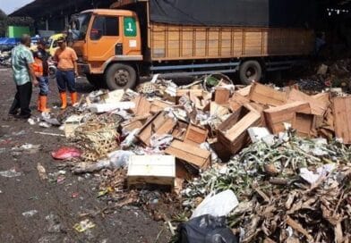 Sampah Menggunung di Pasar Induk Kramat Jati, Dikeluhkan Pedagang dan Warga
