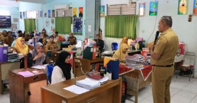 Geger Video Porno Terkirim ke Murid SMP 52 Kota Bekasi Geger Video Porno Terkirim ke Murid SMP 52 Kota Bekasi