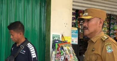 Camat Mustikajaya Buka Paksa Ruko, Diduga Edarkan Obat Keras Ilegal