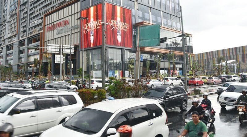 Warga Bekasi Marah dan Heran, Satpam Mall Tutup Akses Jalan dari  Ahmad Yani menuju Pekayon