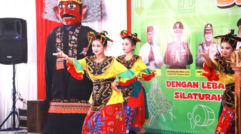 Plt Bupati Bekasi Asep Surya Atmaja Dorong Pelestarian Budaya Lewat Lebaran Bekasi