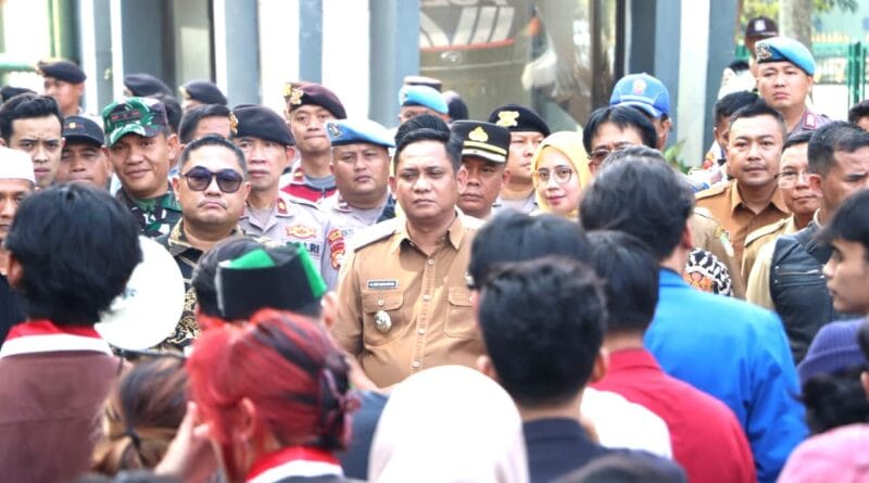 Serap Aspirasi Mahasiswa, Plt Bupati Bekasi Ajak Bangun “Super Team”
