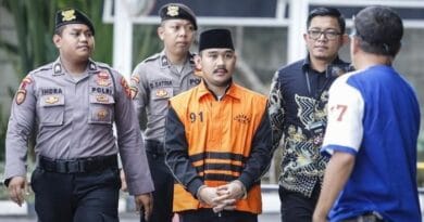 Suap Proyek di Bekasi, Sopir Angkot Jadi Direktur