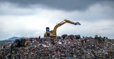 KLH Perintahkan Seluruh Bupati dan Wali Kota Hentikan Open Dumping