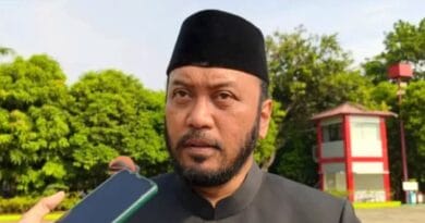 Tri Adhianto Lantik Chondro Wibhowo sebagai Kadisdik Kota Bekasi