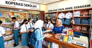 Koperasi Sekolah Jangan Jadi “Tameng” Penjualan Buku, Seragam dan Atribut