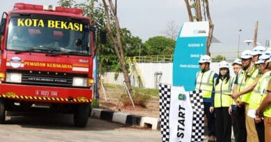 Antisipasi Kemarau, Wali Kota Bekasi Kerahkan 11 Armada Water Trucking