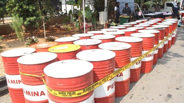 Polisi Bongkar Produksi Oli Palsu di Cengkareng