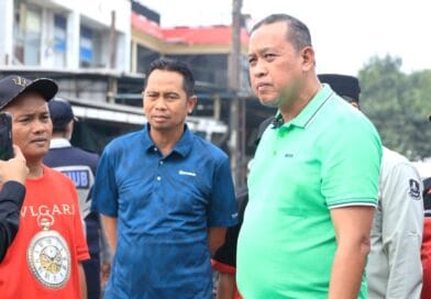 Wali Kota Bekasi Tinjau Perbaikan Jalan Jatimakmur, Genangan Mulai Teratasi