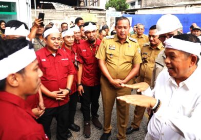 Tersedia 32 Ribu Lowongan Kerja, Tri Adhianto Dampingi KDM Sosialisasikan Aplikasi Nyari Gawe