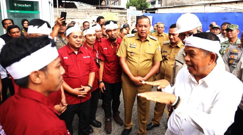 Tersedia 32 Ribu Lowongan Kerja, Tri Adhianto Dampingi KDM Sosialisasikan Aplikasi Nyari Gawe